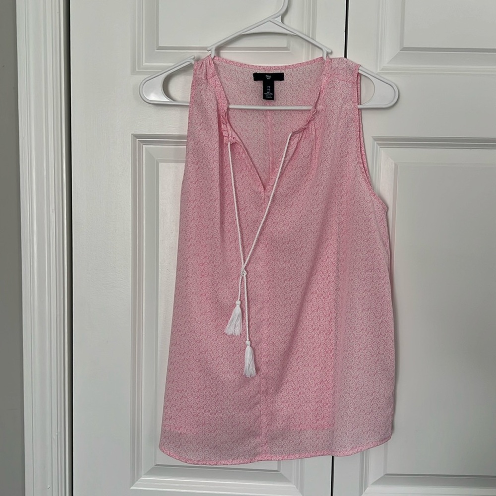 GAP Sleeveless Blouse tassels pink and white block print Small